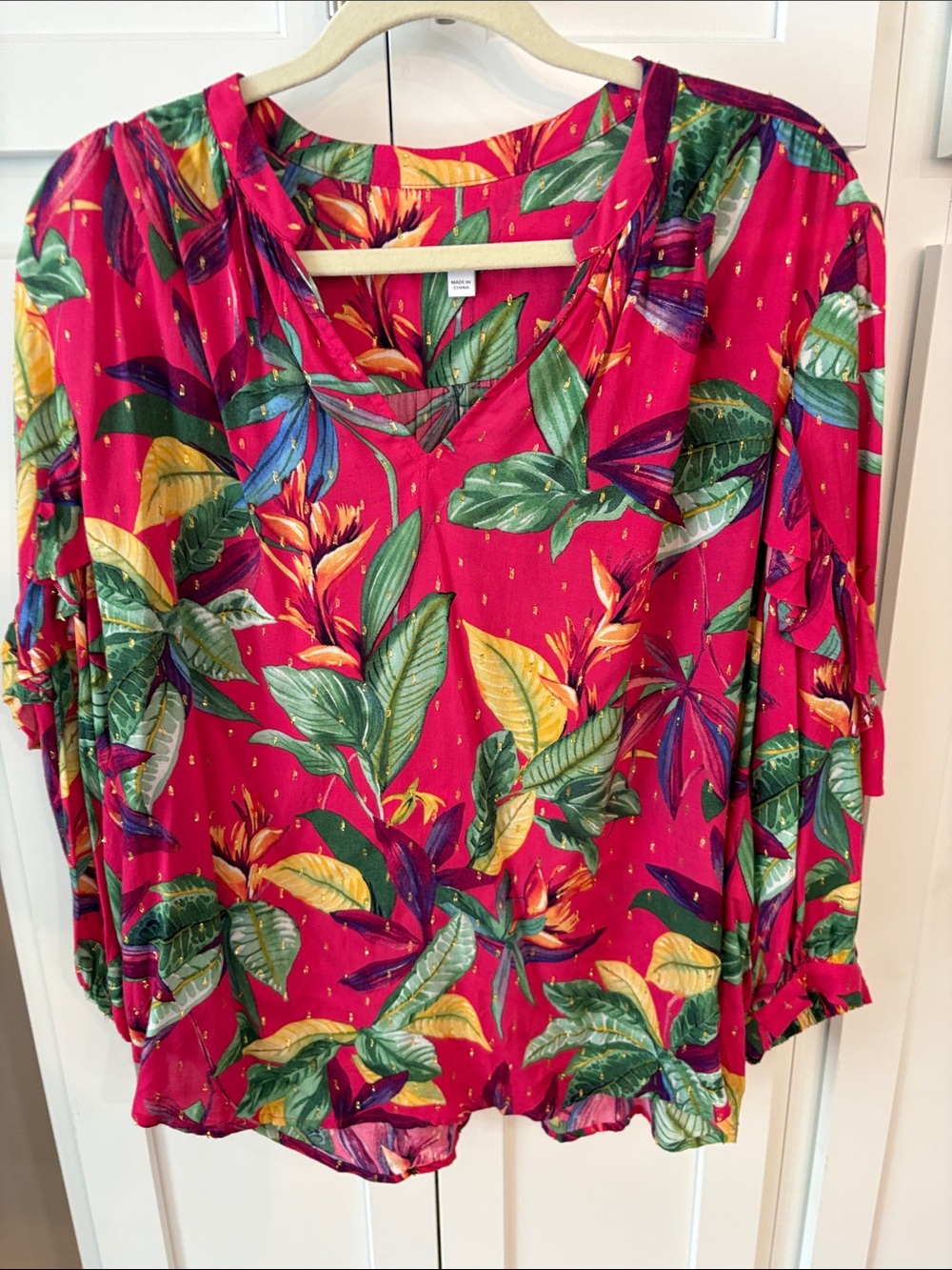Chico's Tropical Leaf Print V-Neck Blouse in Fuchsia and Green